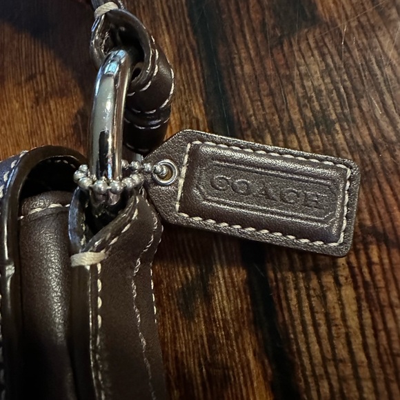 Vintage Coach Soho Flap Chocolate Brown Leather Shoulder Bag w Silver Hardware - Picture 9 of 16